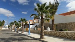 Finn billige fly til Espargos