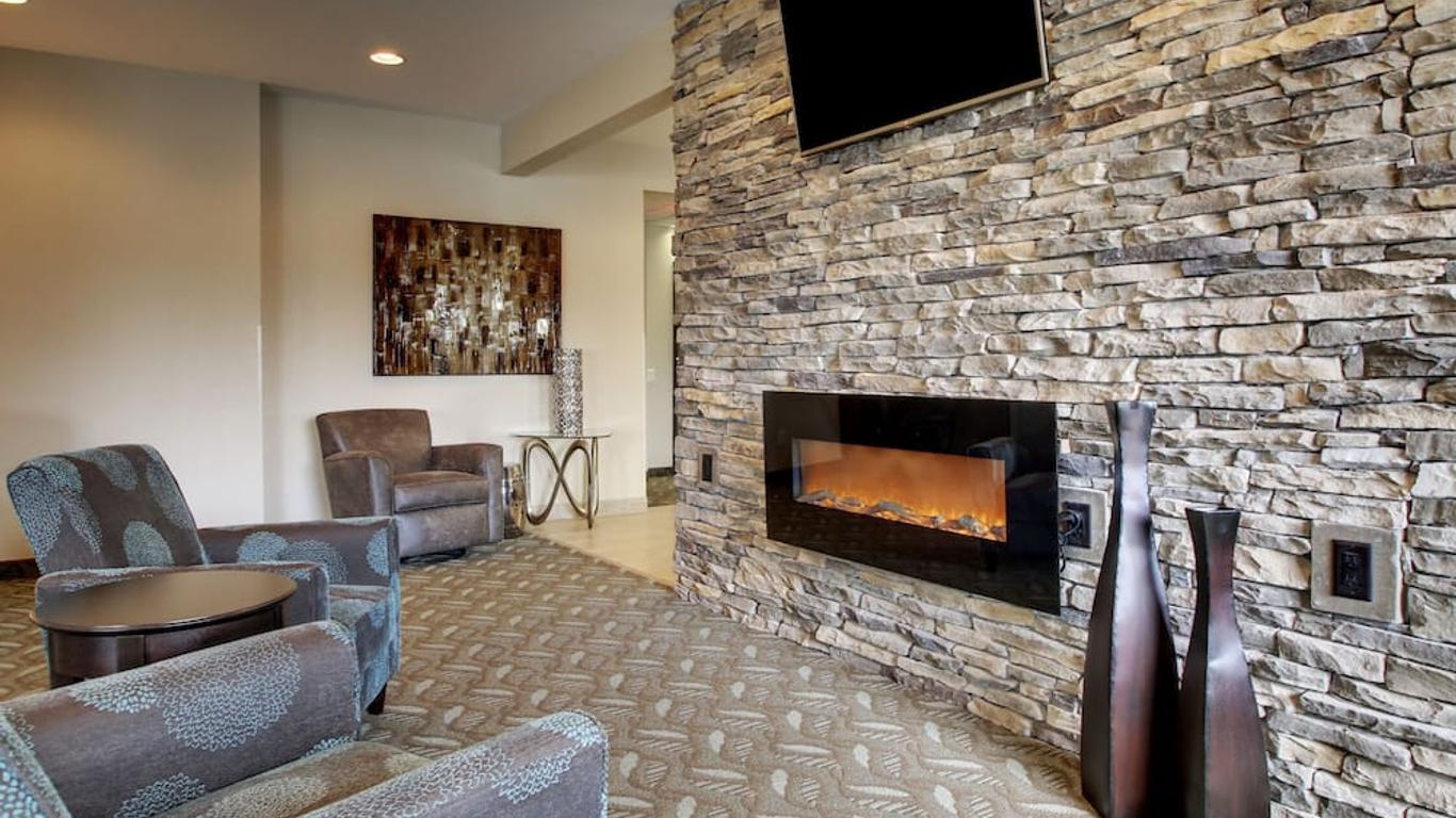 Cobblestone Inn & Suites - Fort Dodge