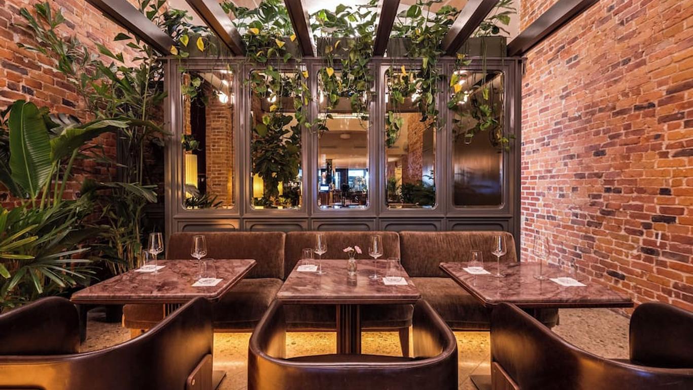 Hotel Nelligan