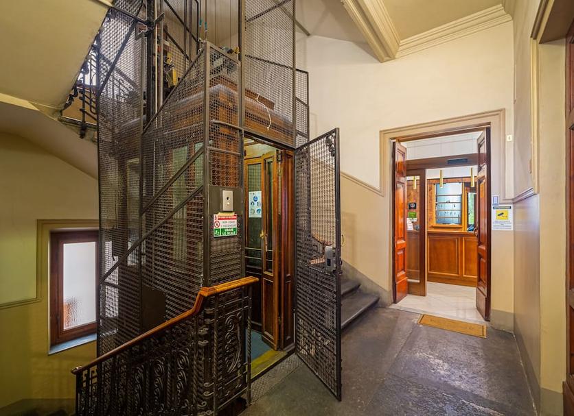 Hall Foto