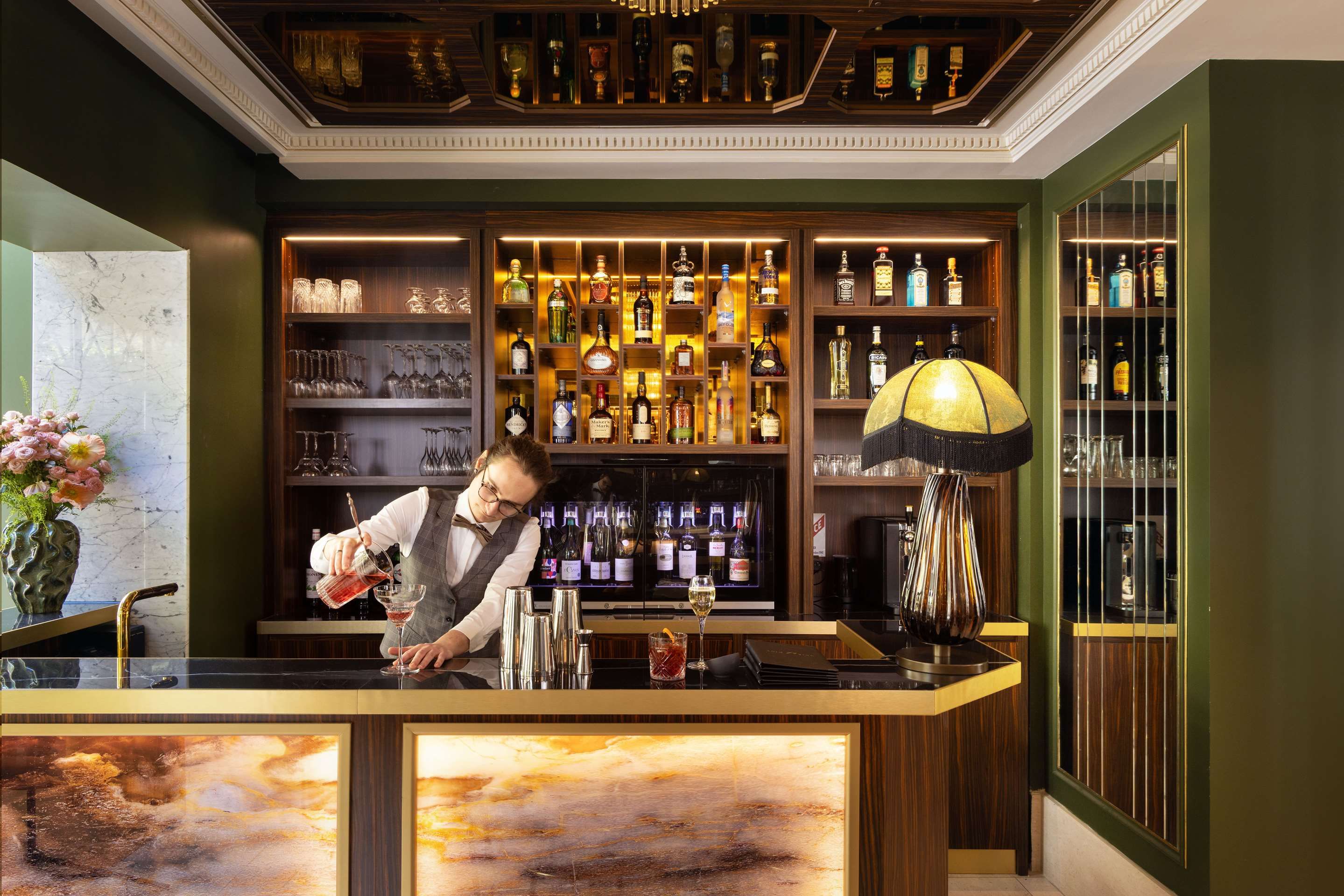 Bar