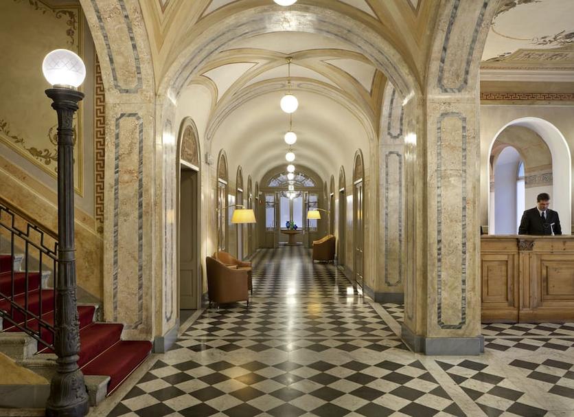 Hall Foto