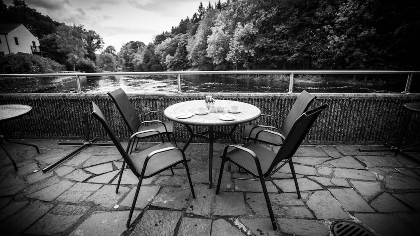 Whitewater Hotel & Spa