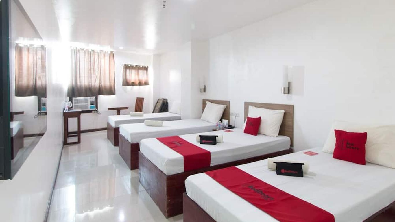 RedDoorz Plus near Vigan City Commercial Center