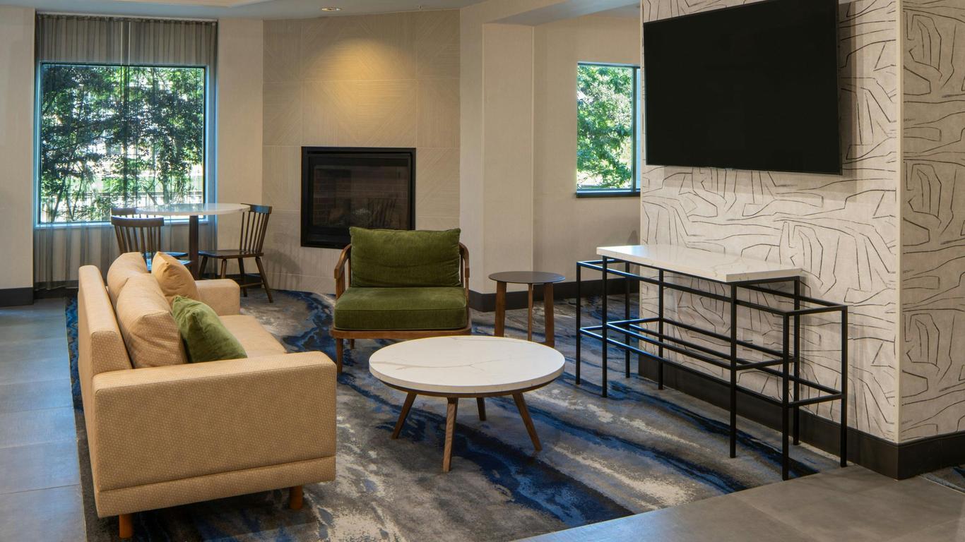 Fairfield Inn & Suites by Marriott Lafayette South
