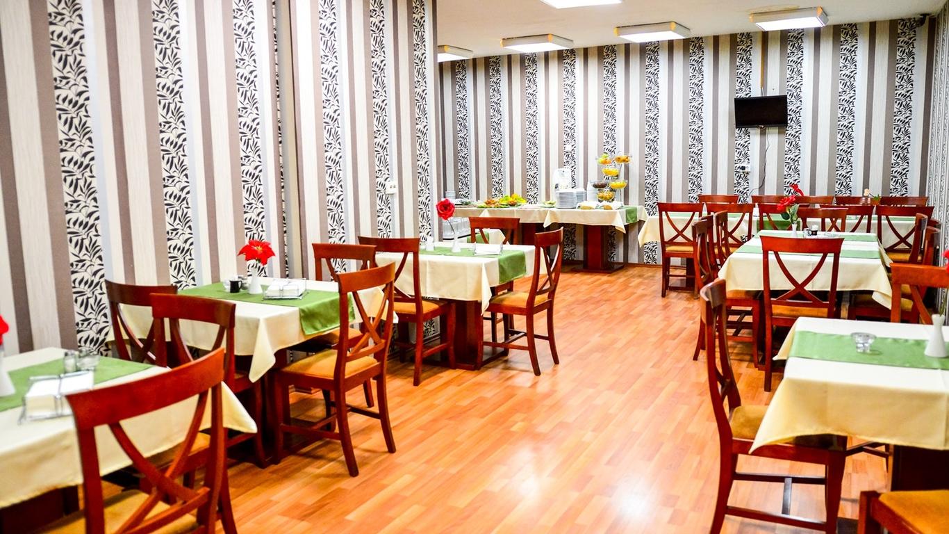Hotel Reina