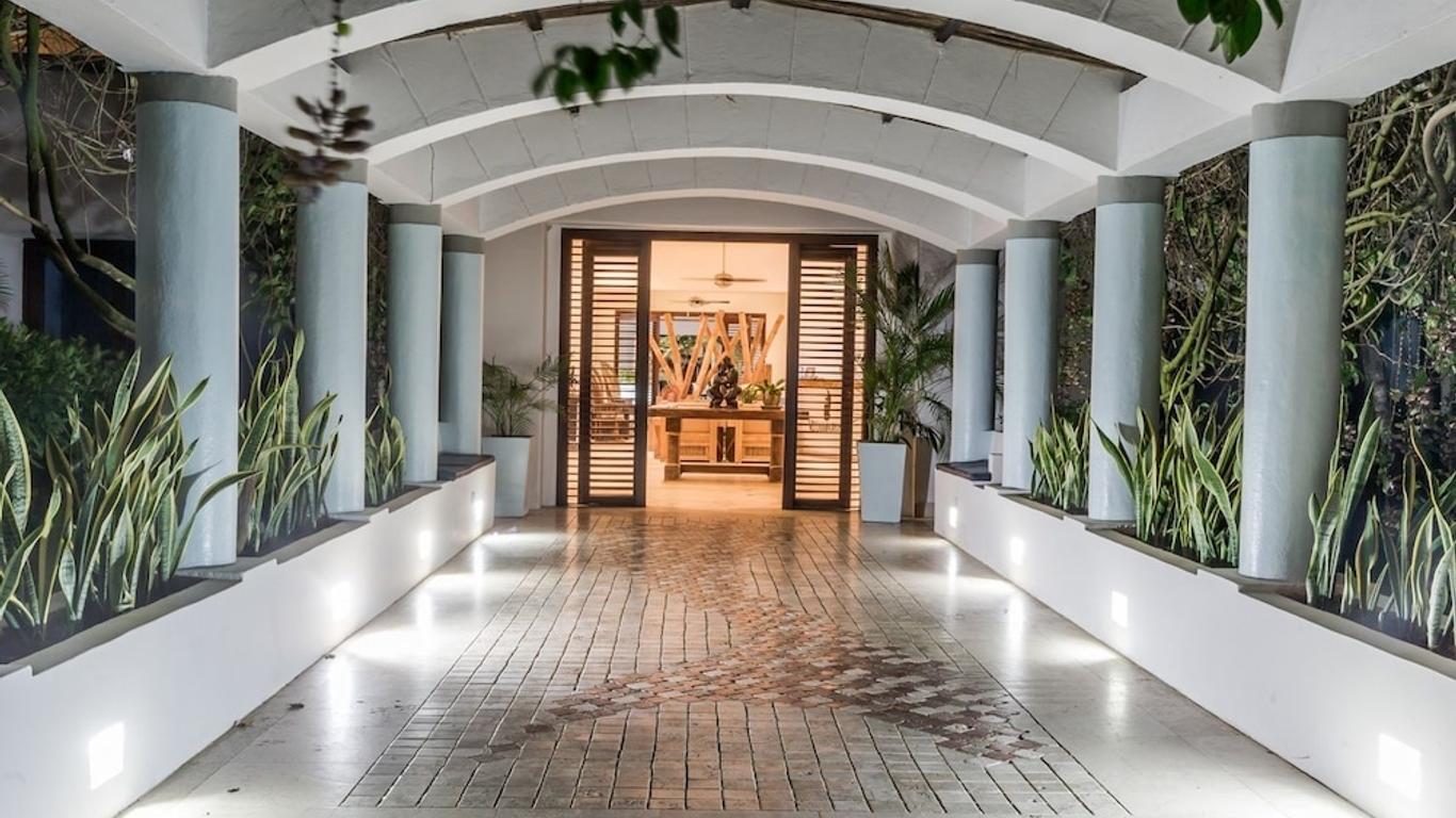Vistamarina Casa Hotel