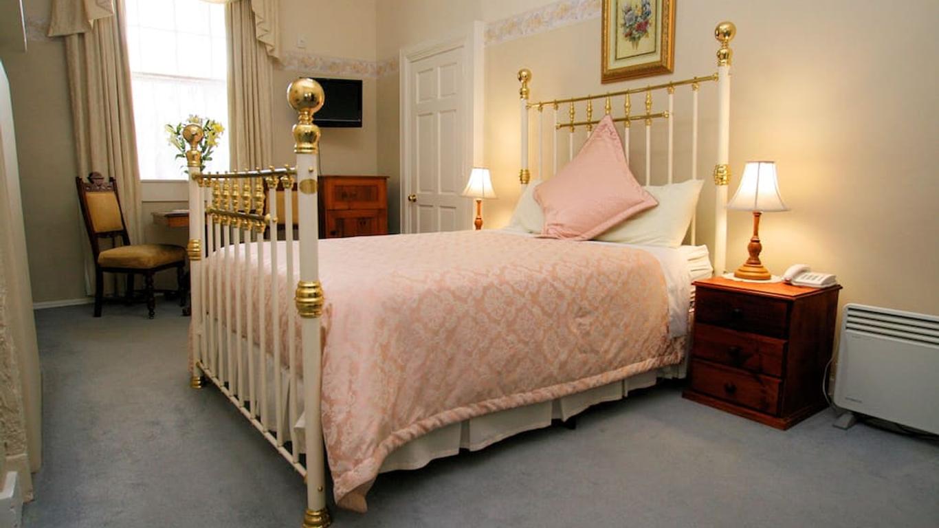 The Lodge on Elizabeth Boutique Hotel