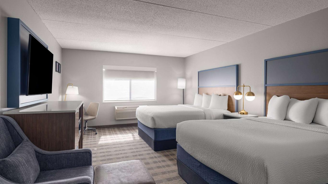 AmericInn by Wyndham Shakopee Near Canterbury Park