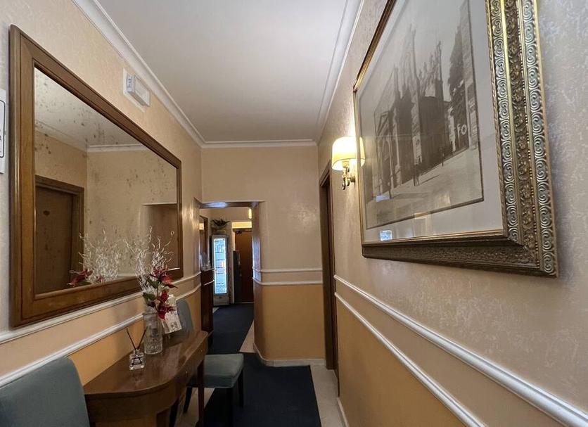Hall Foto