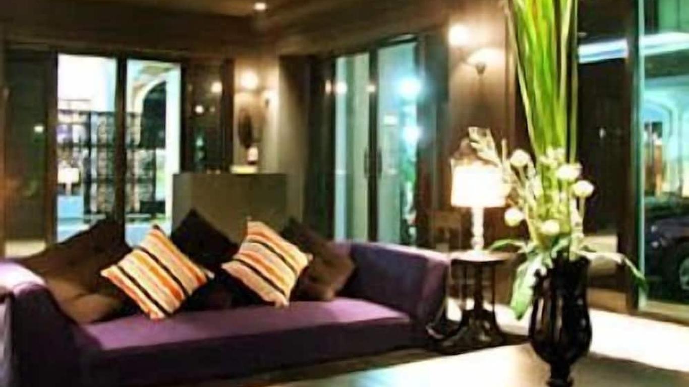 The Heritage Baan Silom