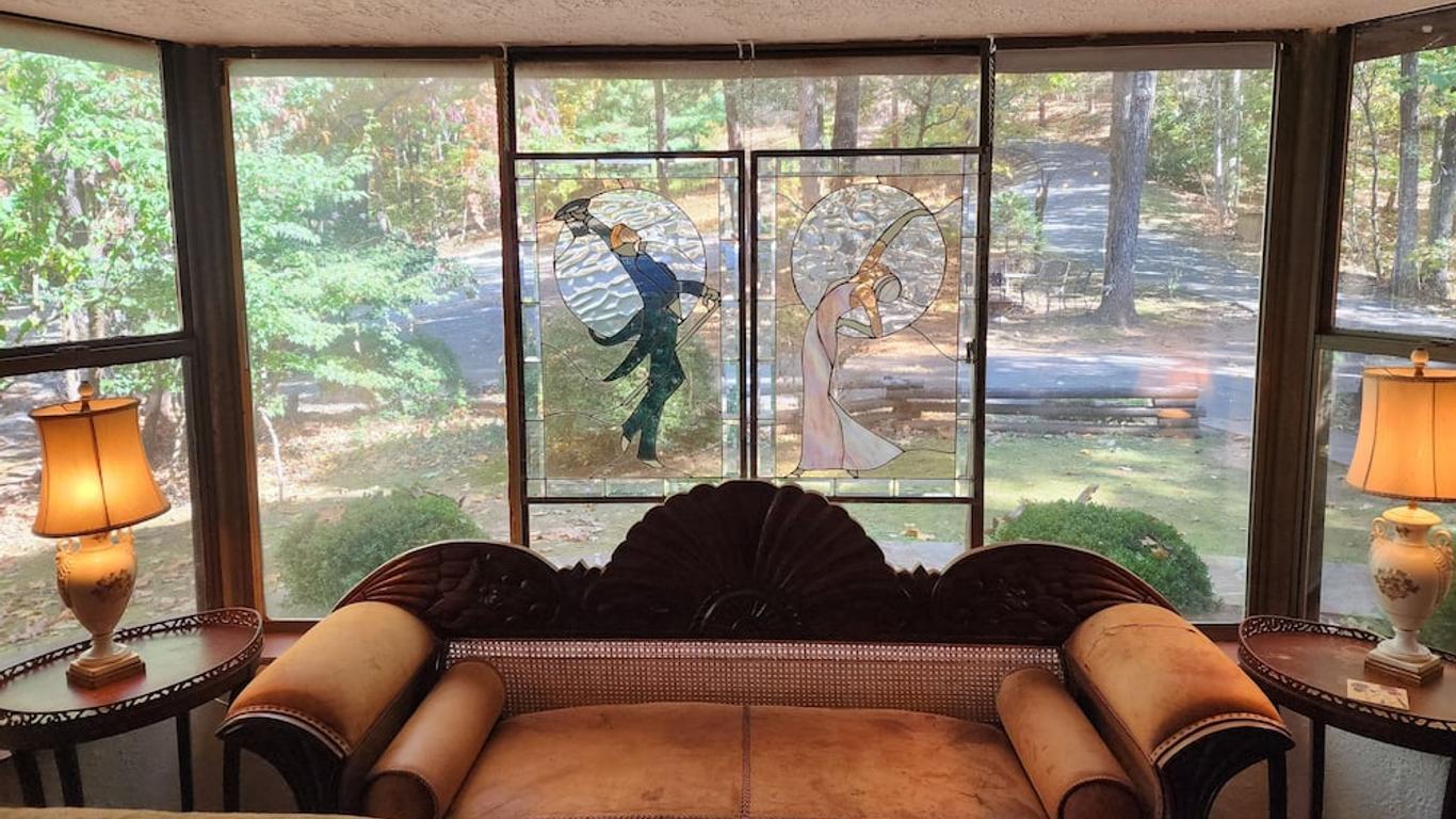Lily Creek Lodge