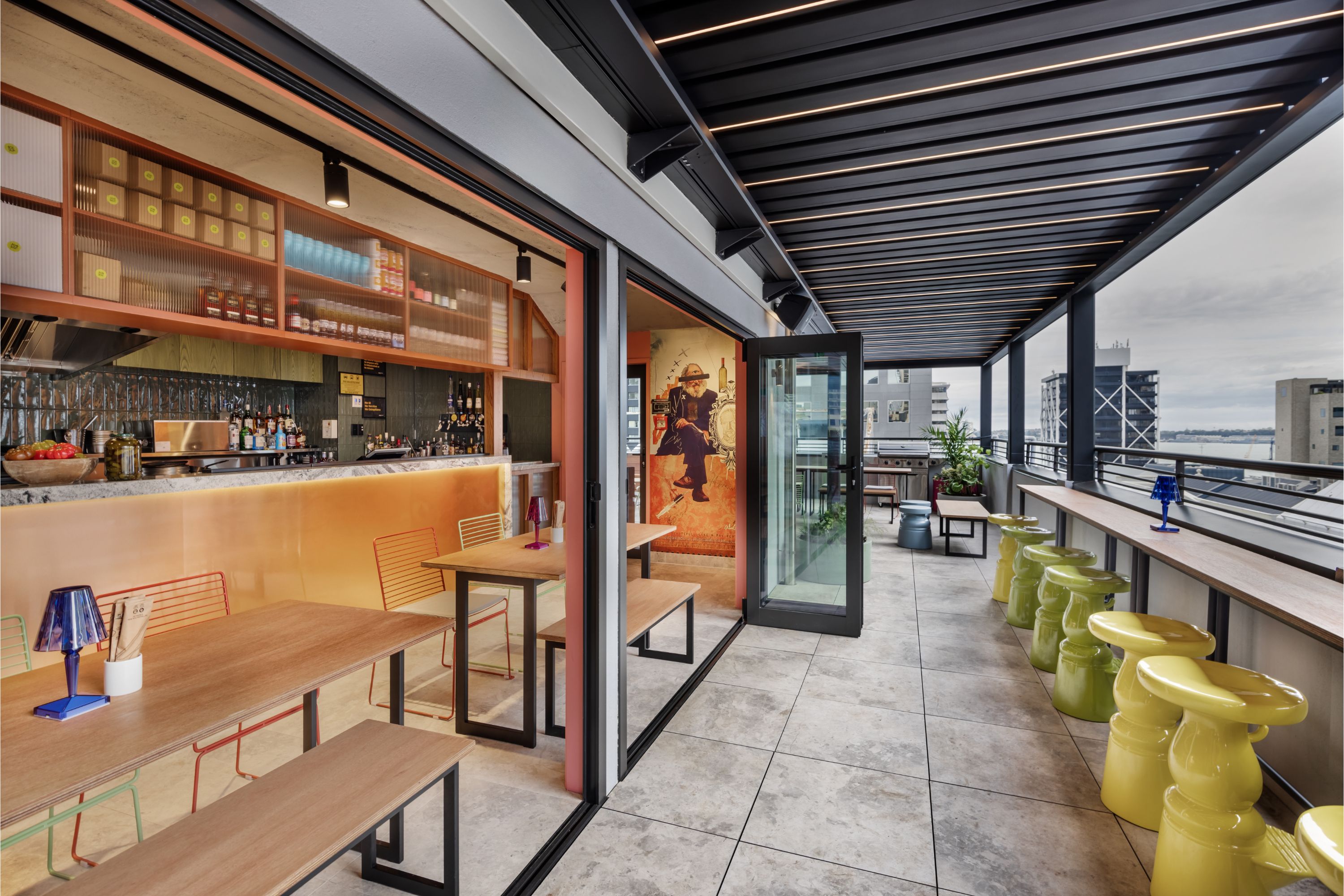 Bar